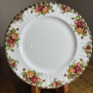 Royal Albert Old Country Roses Dinner Plates Gold Rim 10.5" Set Of 4